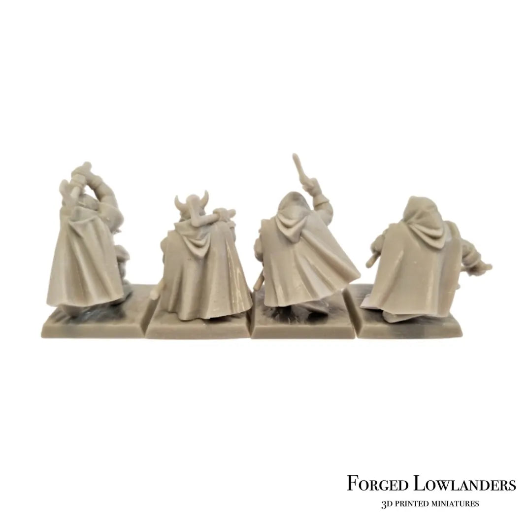 Dwarf Rangers throwing axes - Highlands Miniatures