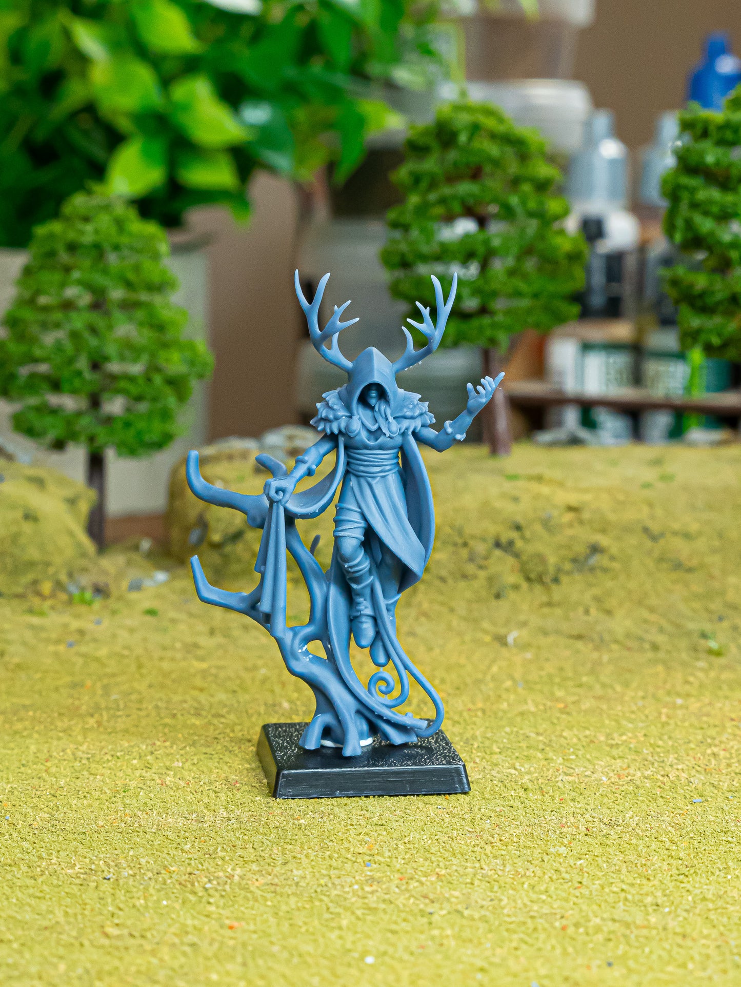 Feral Elves Druid - Highlands Miniatures