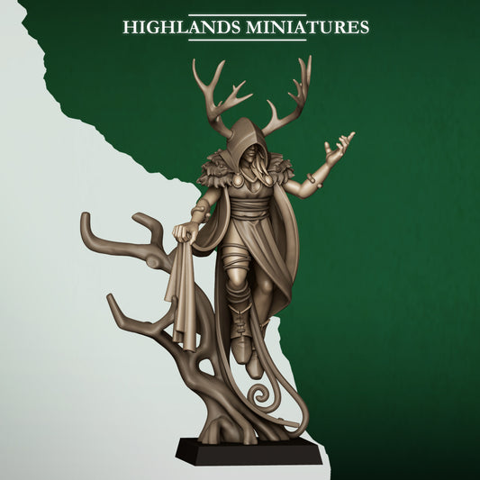 Feral Elves Druid - Highlands Miniatures